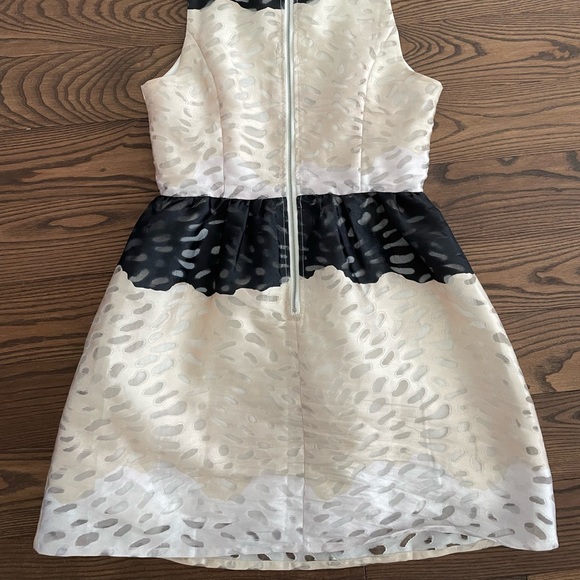 Short Formal Wear Dress - Size M - Picture 2 of 2